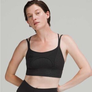 Size 4 Lululemon Nulu and Mesh Yoga Bra*Light Support, A/B Cups Jewel Emboss Blk
